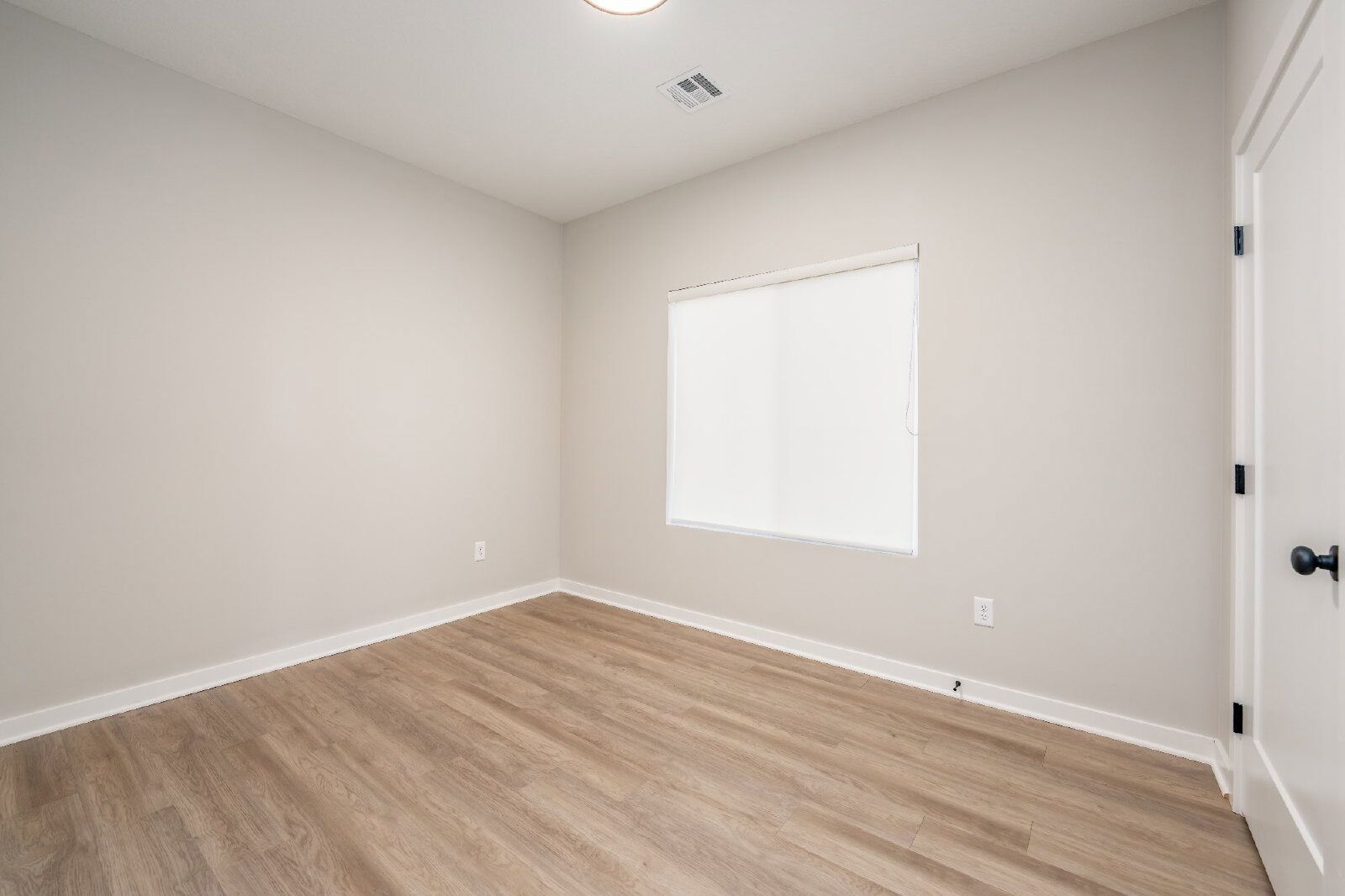 Brand New Three-Bed Two-Bath Townhomes Now Available For Rent LIMITED TIME OFFER: ONE MONTH FREE RENT*! property image