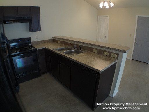 Newer 3 Bed 2 Bath Duplex Near 21st & Amidon - 1 MONTH FREE RENT AFTER 3 MONTHS PAID ON TIME property image