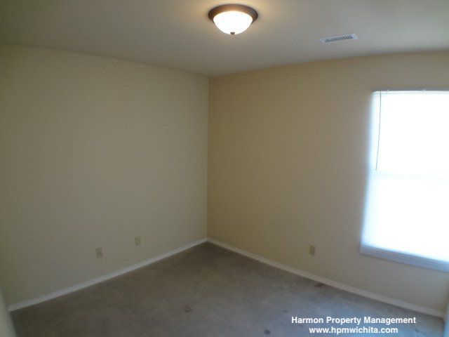 Newer 3 Bed 2 Bath Duplex Near 21st & Amidon - 1 MONTH FREE RENT AFTER 3 MONTHS PAID ON TIME property image