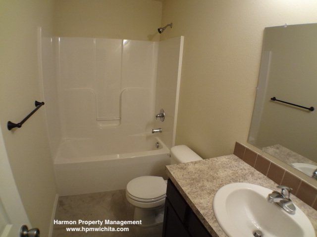 Newer 3 Bed 2 Bath Duplex Near 21st & Amidon - 1 MONTH FREE RENT AFTER 3 MONTHS PAID ON TIME property image