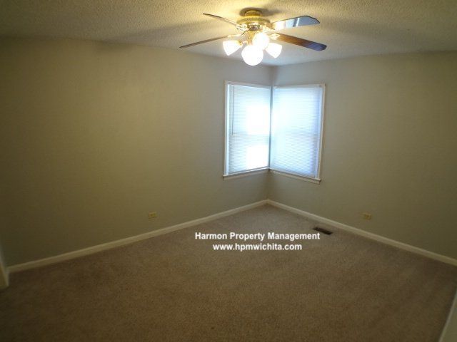 2 Bedroom Duplex Unit Near 17th St N & Hillside Within Walking Distance of WSU property image