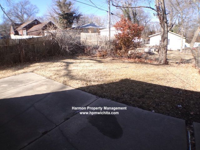 2 Bedroom Duplex Unit Near 17th St N & Hillside Within Walking Distance of WSU property image